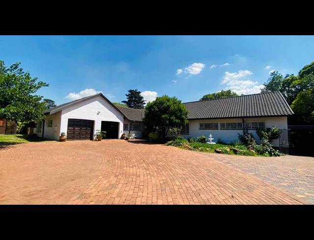 4 BEDROOM FREEHOLD FOR SALE IN ALBERANTE